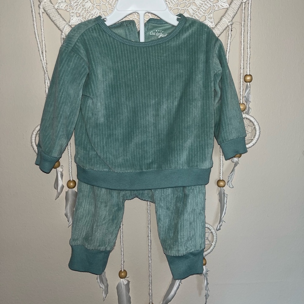 CAT & JACK baby girl 6-9 month velvet crew neck & matching bottoms